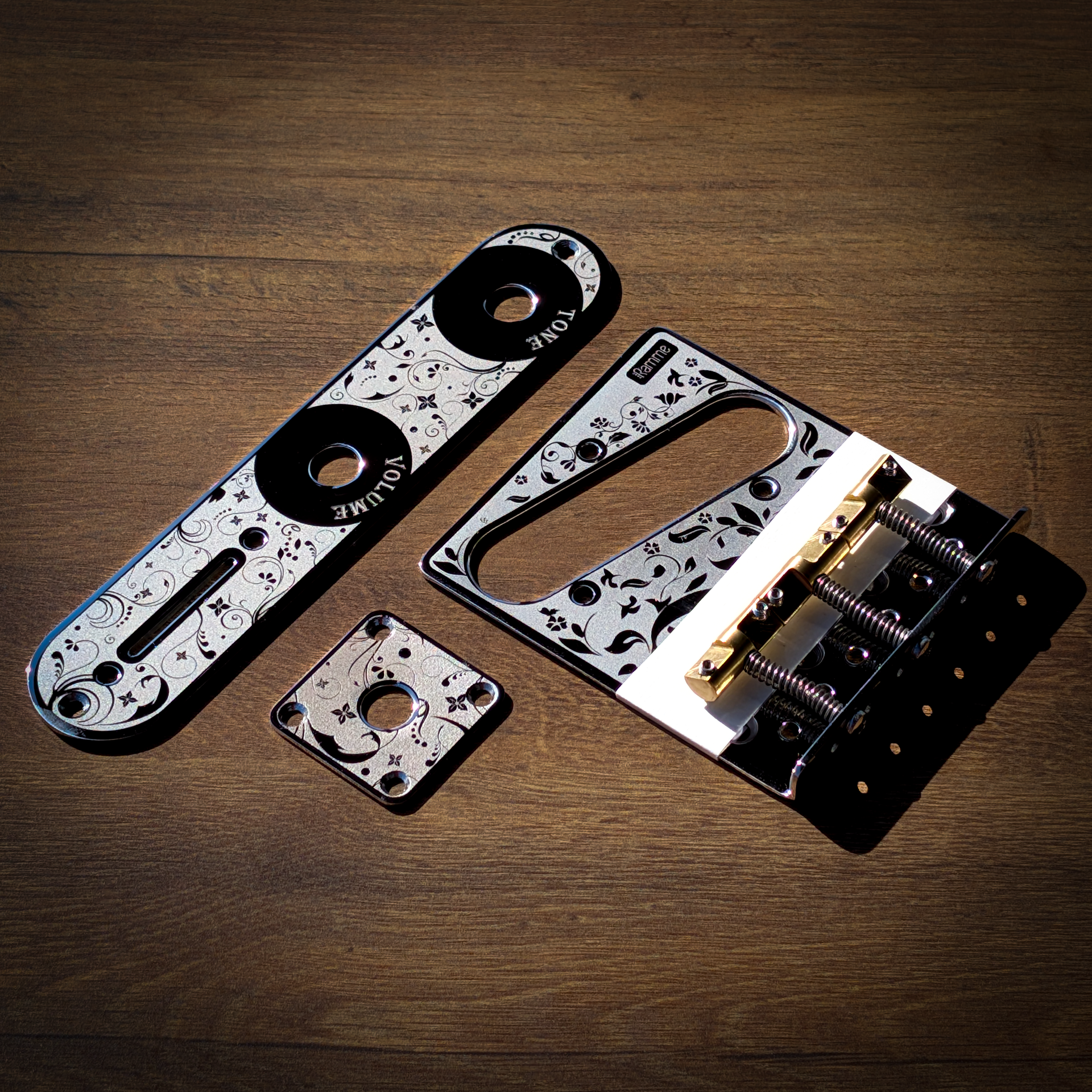 Ramme TL Vintage Floral Kit, Brass Saddles | Mbit – Mbit Guitars